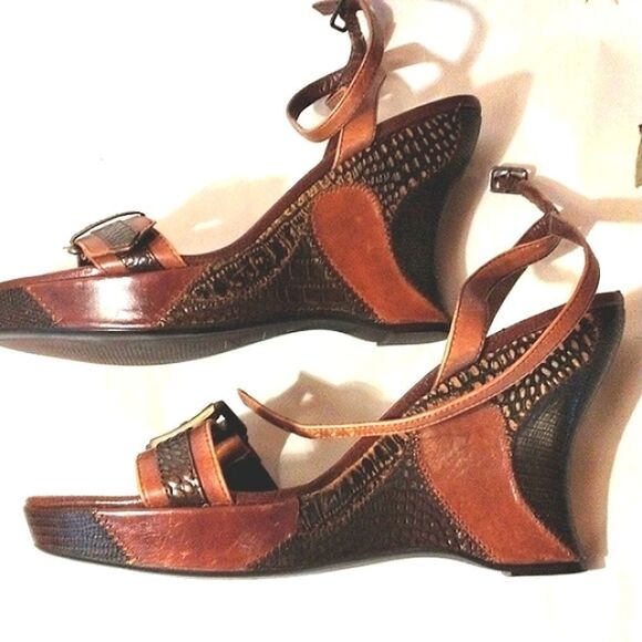 Hilary Radley Platforms - Picture 8 of 14